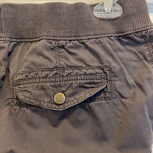 Old Navy women’s size small Maternity gunmetal gray pants Stretchy waist - Picture 10 of 11